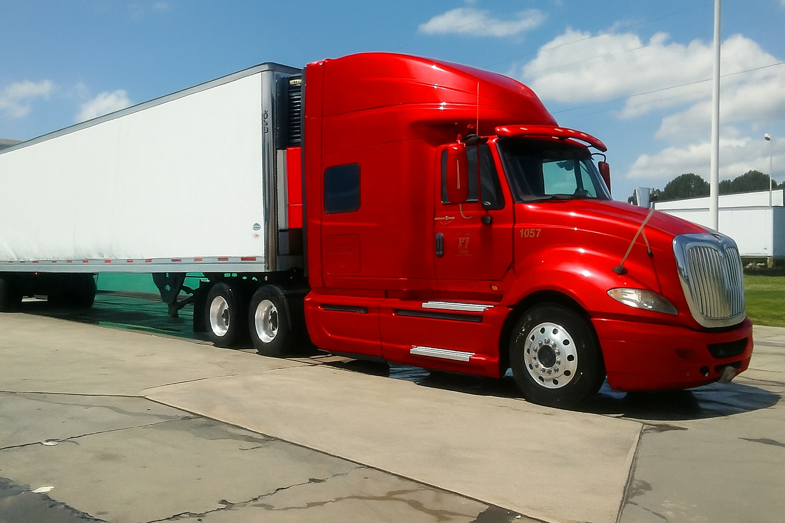 Reefer Owner Operator Jobs – Join Hora Express Today